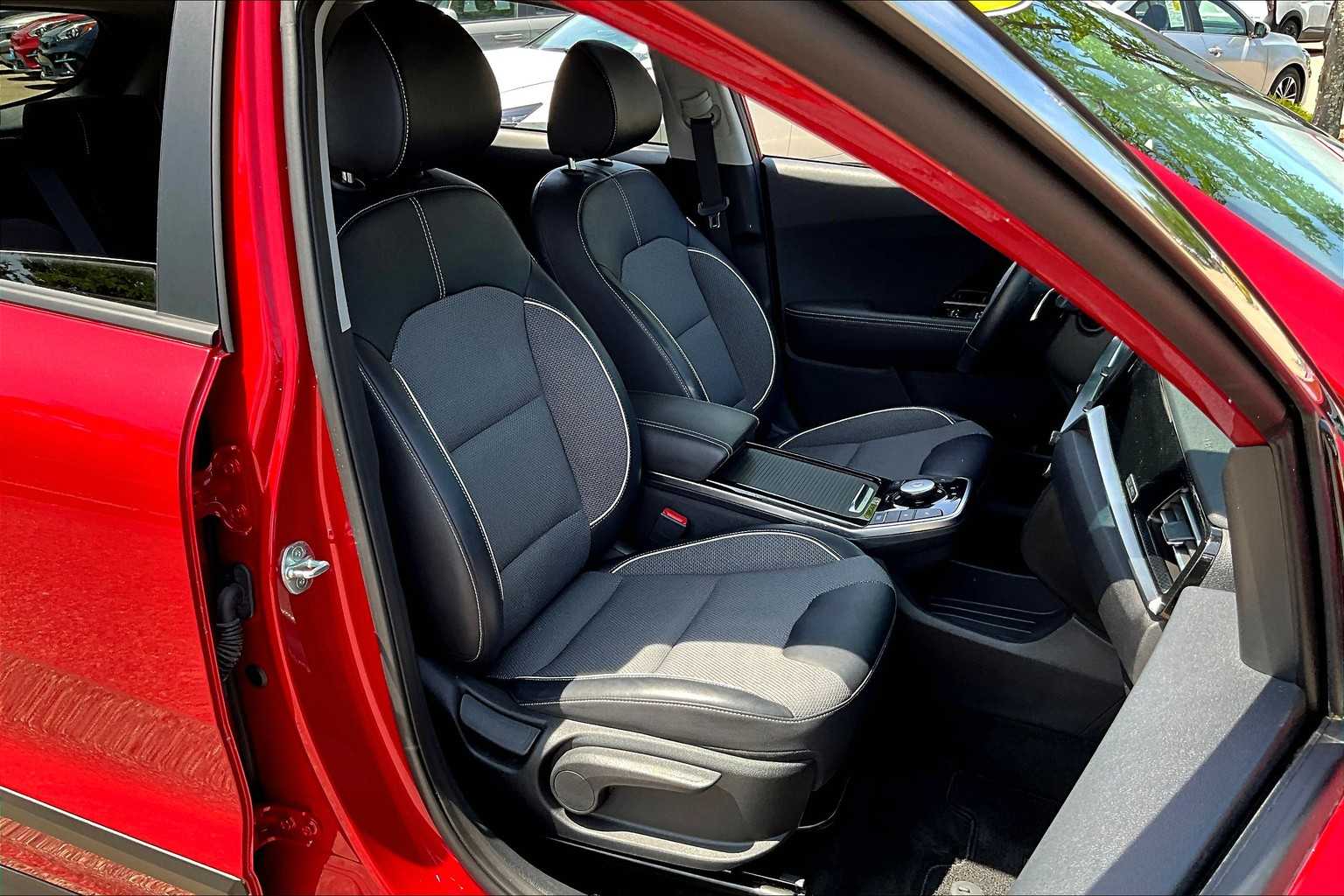 2022 Kia Niro EV EX - Photo 11