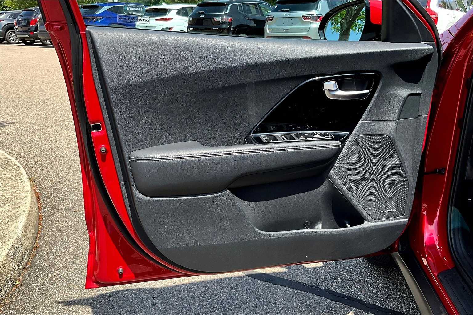 2022 Kia Niro EV EX - Photo 9