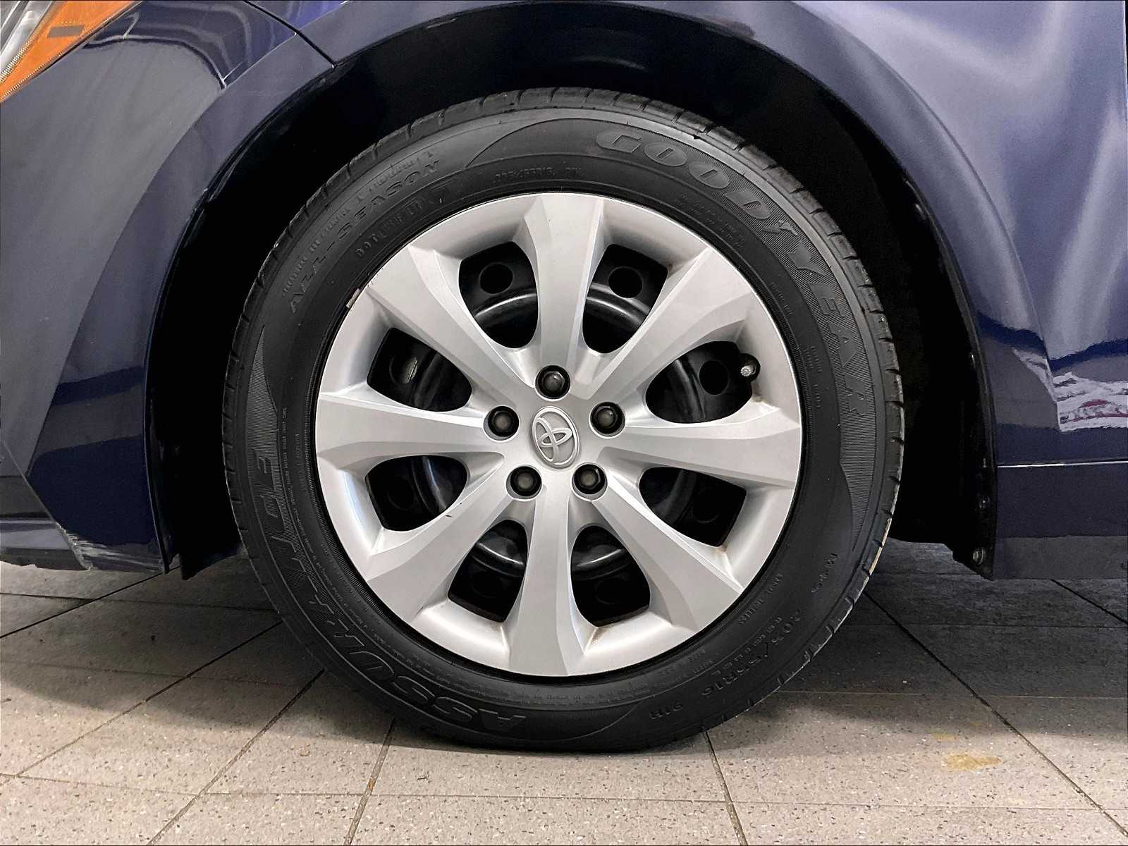 2022 Toyota Corolla LE - Photo 7
