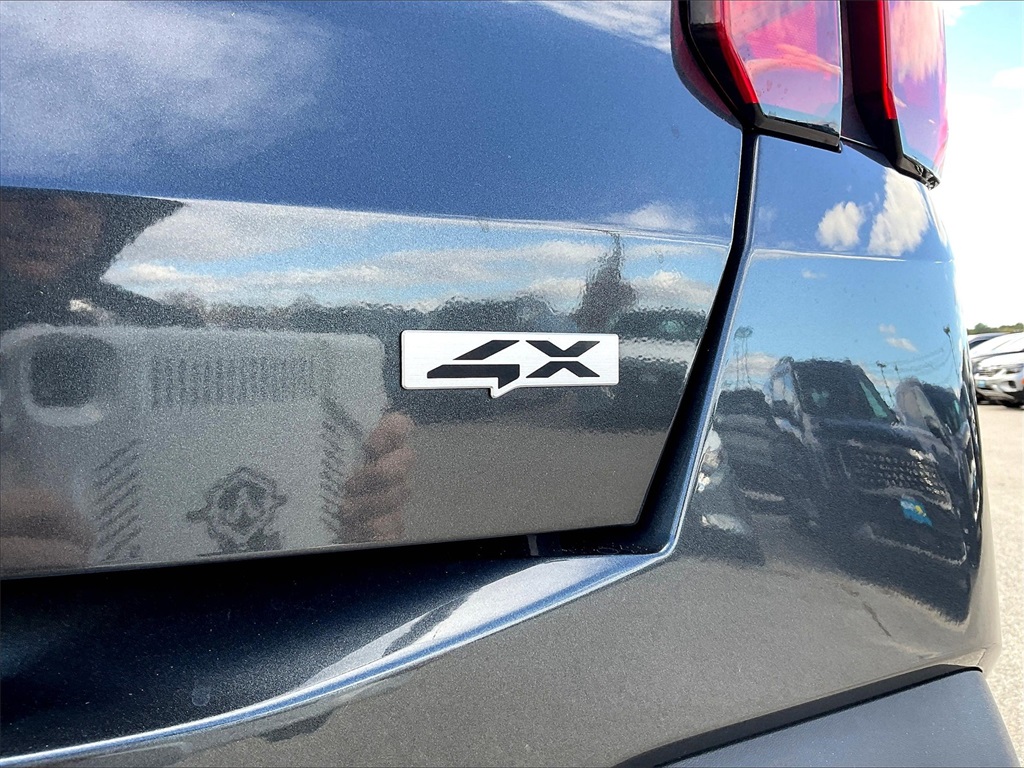 2024 Kia Sorento S - Photo 27