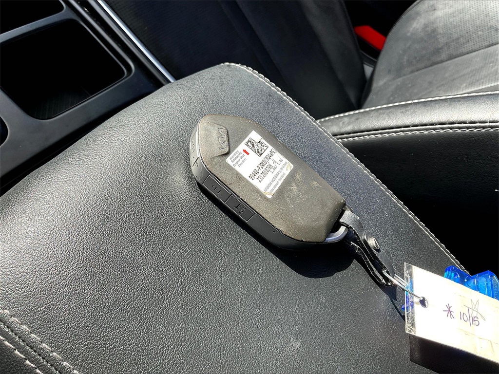 2024 Kia Sorento S - Photo 28