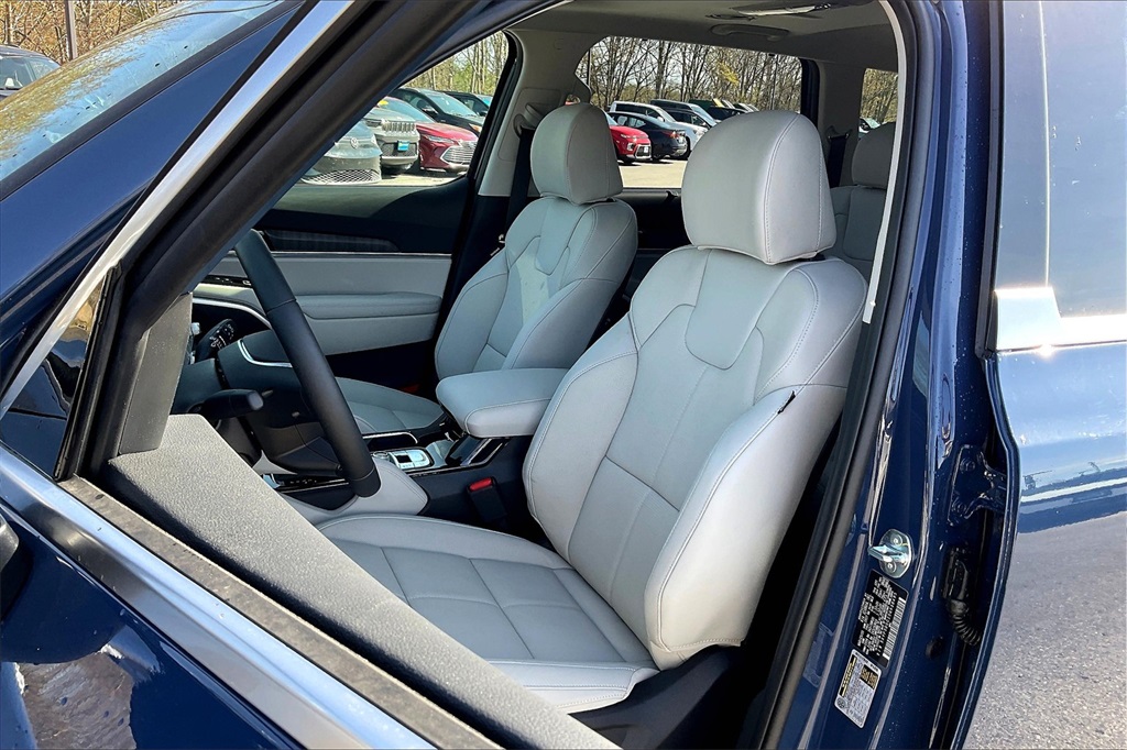 2025 Kia Telluride EX - Photo 11