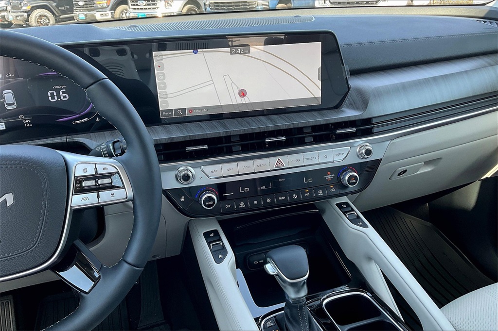 2025 Kia Telluride EX - Photo 13