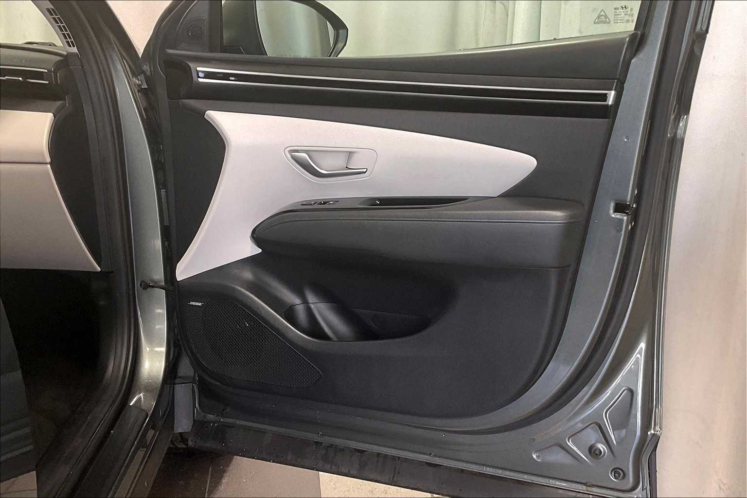 2022 Hyundai Tucson Limited - Photo 12