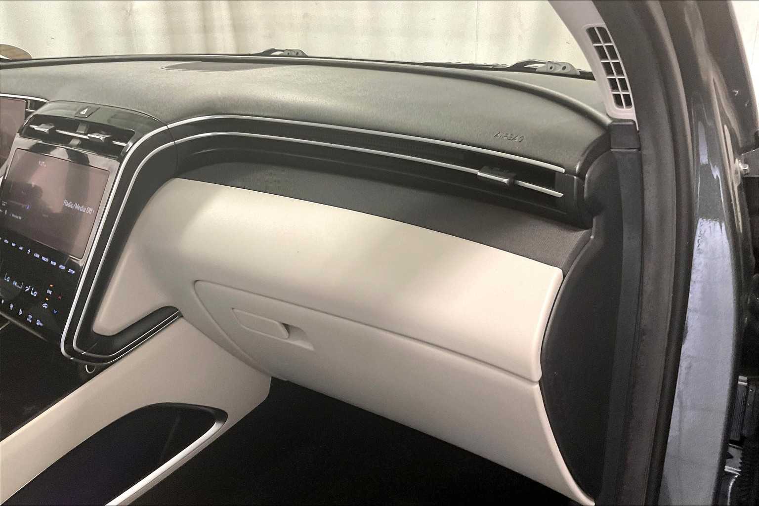 2022 Hyundai Tucson Limited - Photo 13