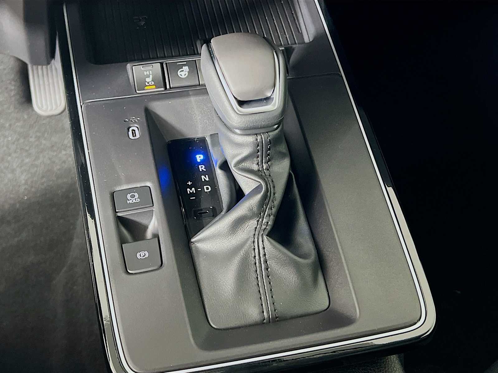 2026 Toyota Corolla Cross XLE - Photo 11