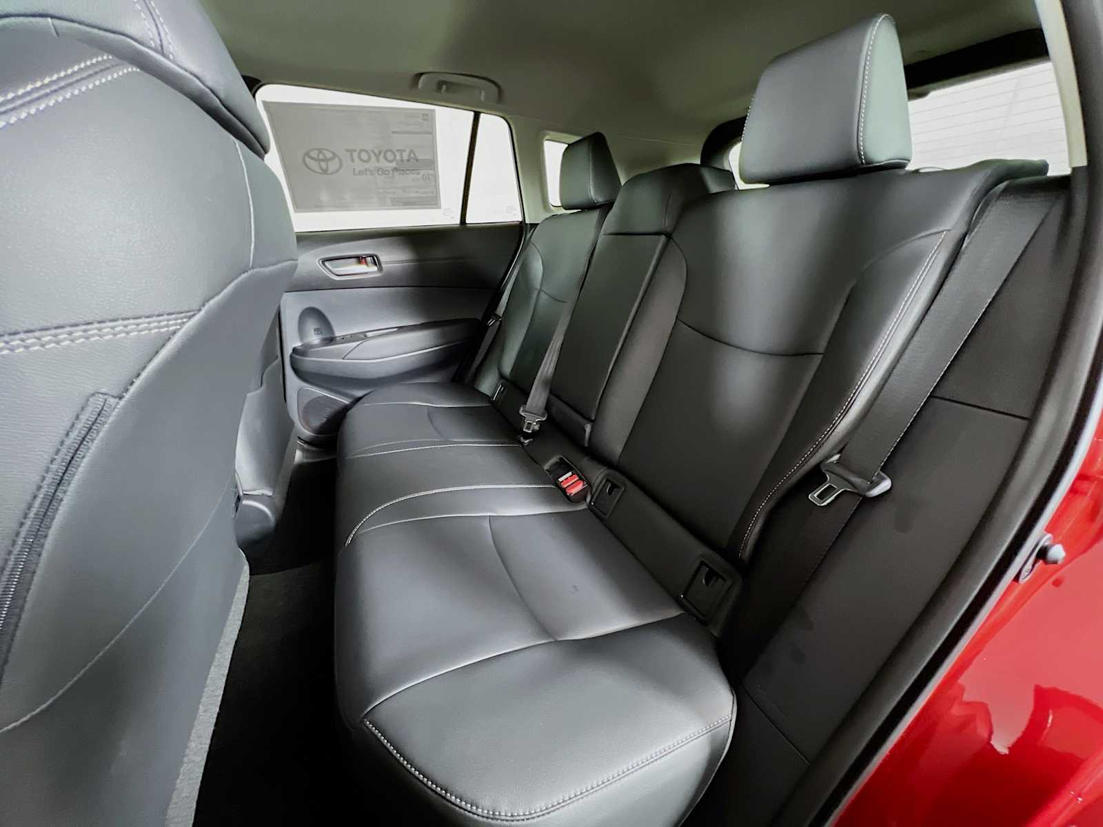 2026 Toyota Corolla Cross XLE - Photo 13