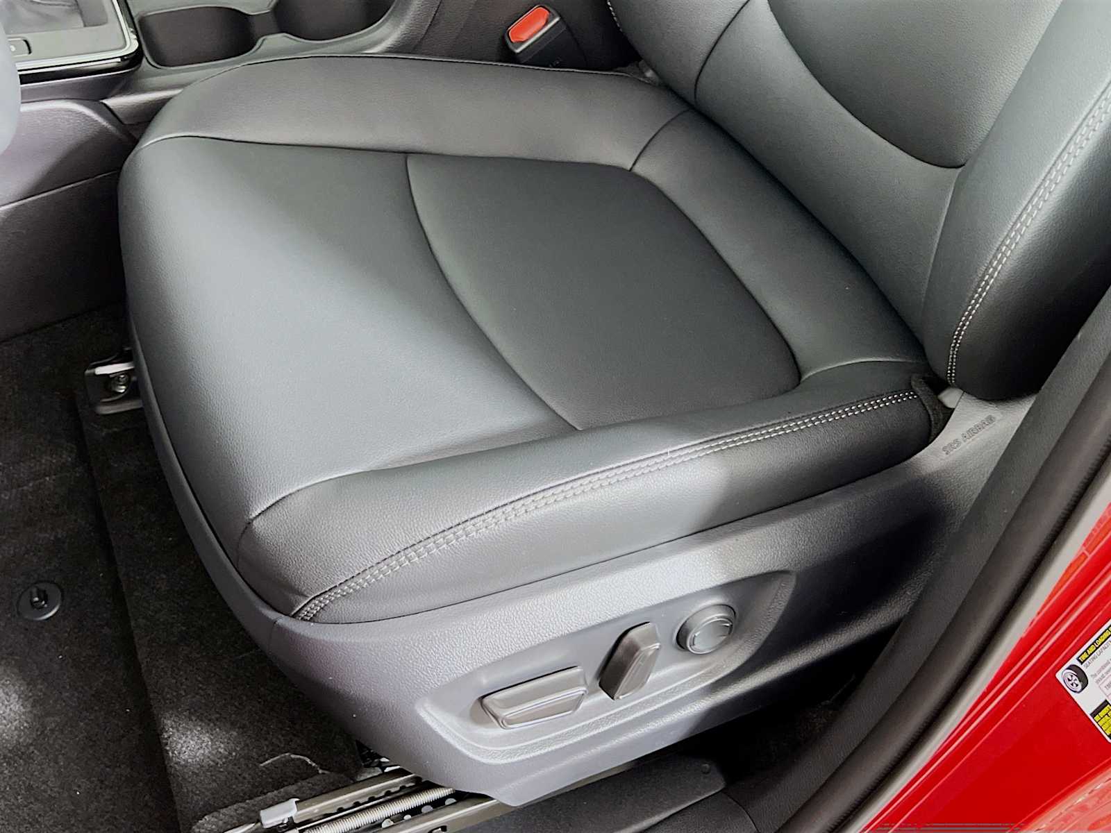 2026 Toyota Corolla Cross XLE - Photo 17