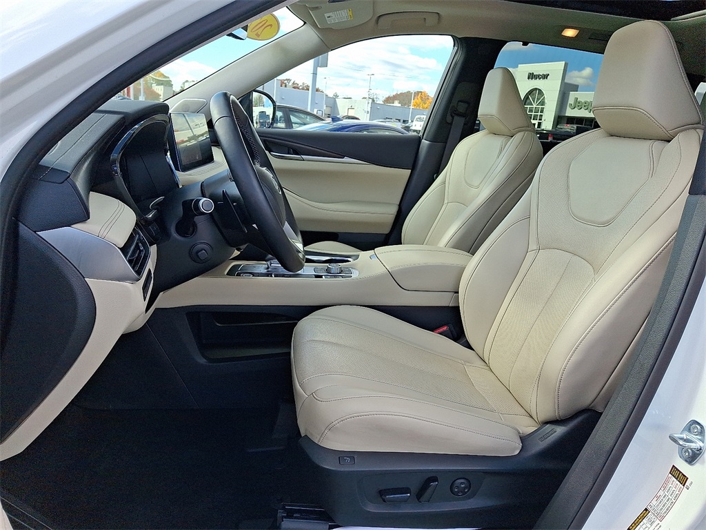 2023 INFINITI QX60 Sensory - Photo 15