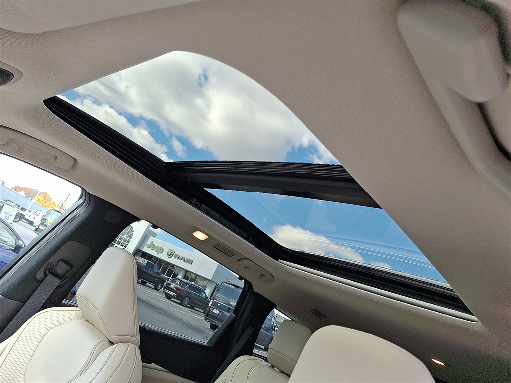 2023 INFINITI QX60 Sensory - Photo 16