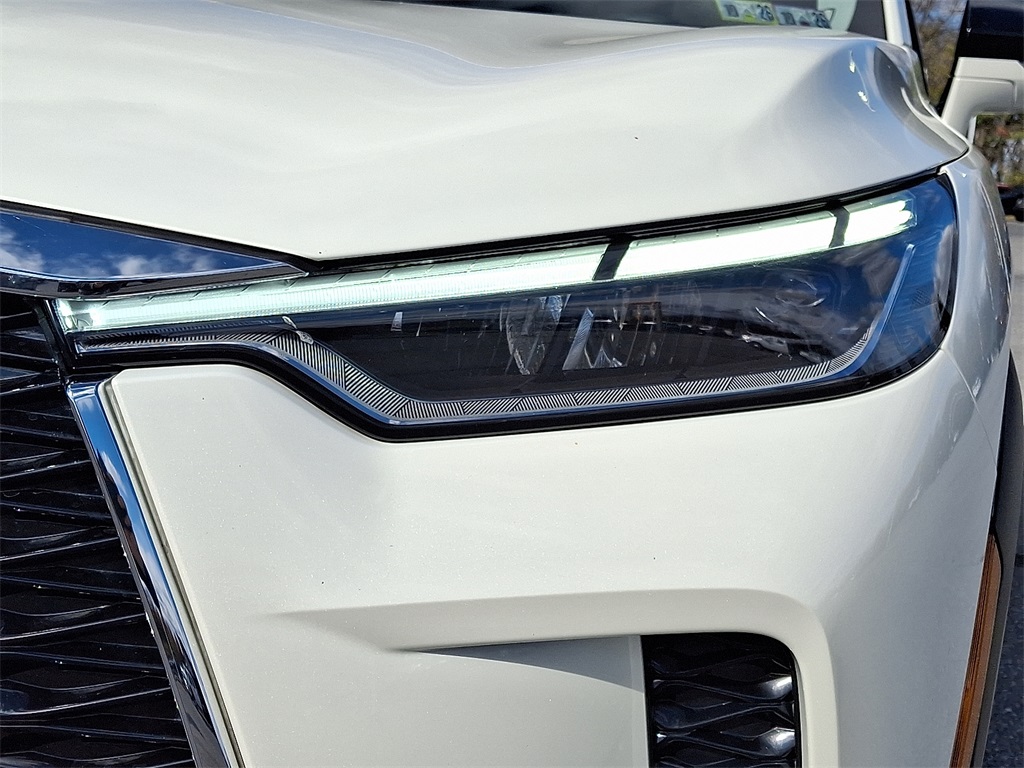 2023 INFINITI QX60 Sensory - Photo 10