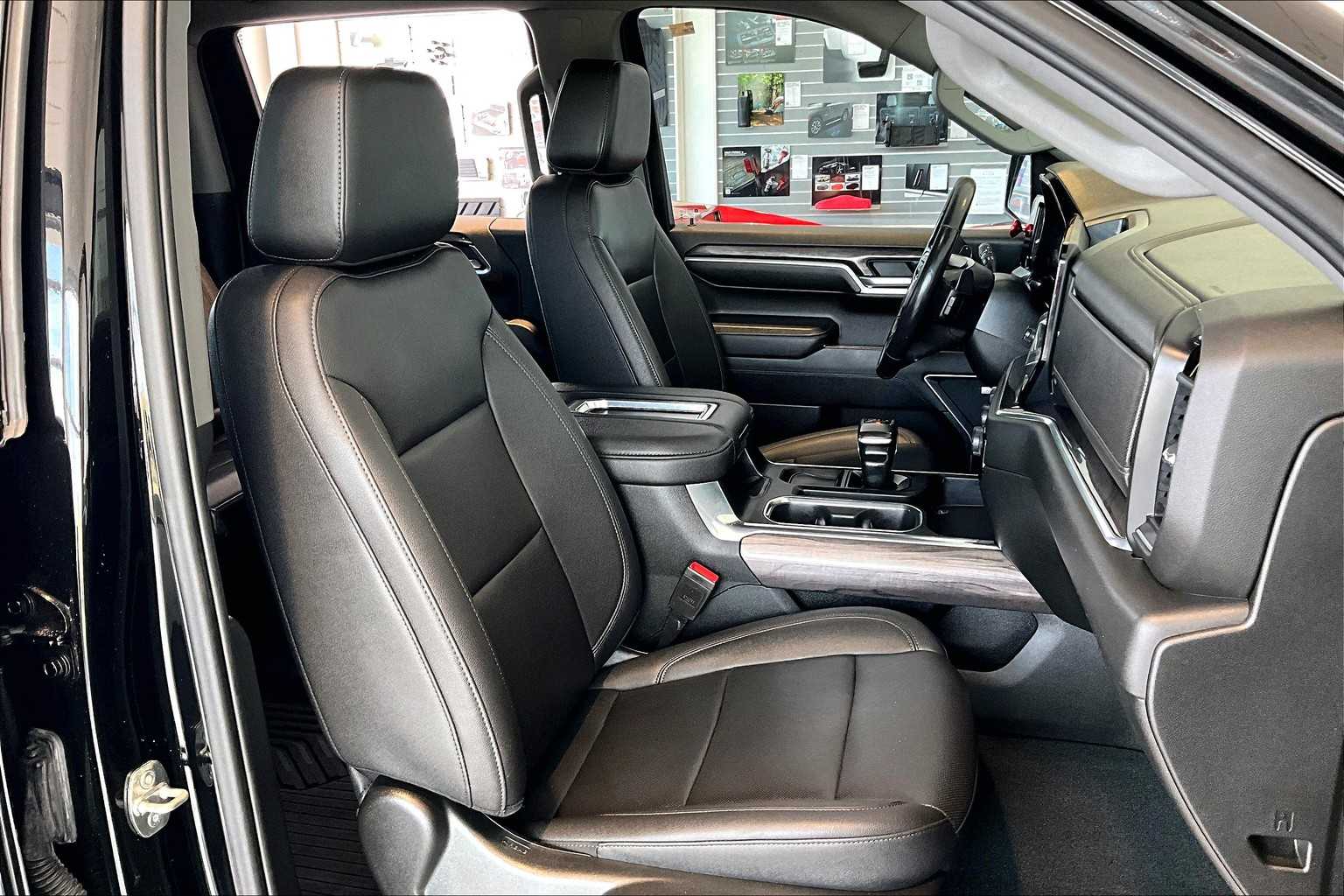 2022 Chevrolet Silverado 1500 LTZ - Photo 11