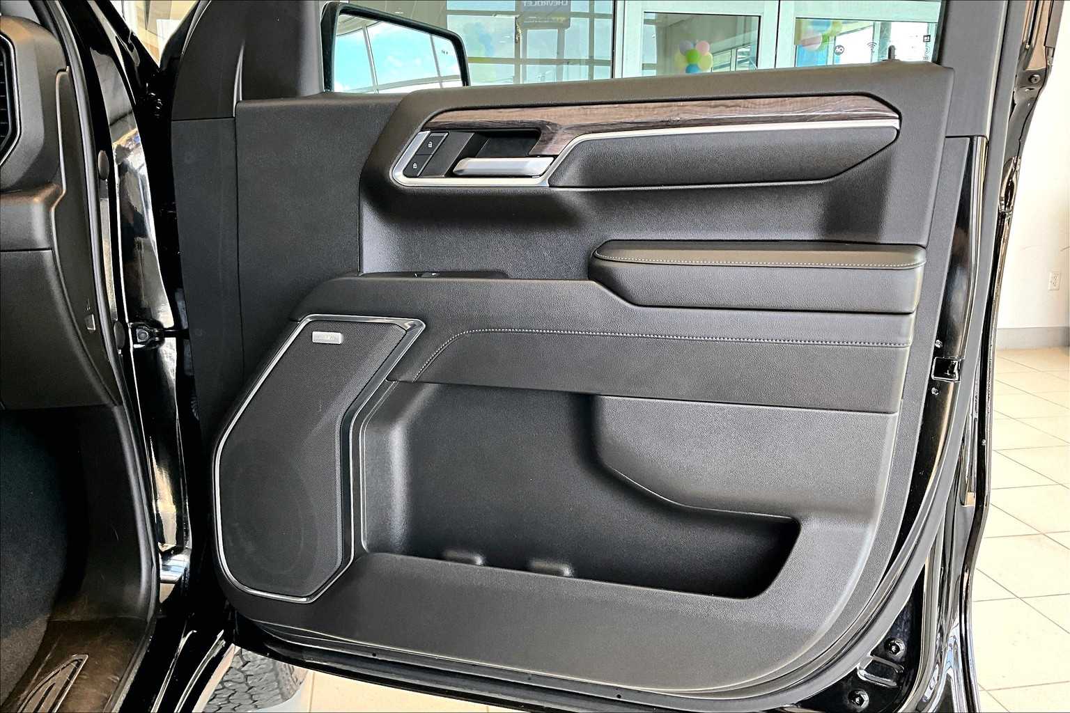 2022 Chevrolet Silverado 1500 LTZ - Photo 12