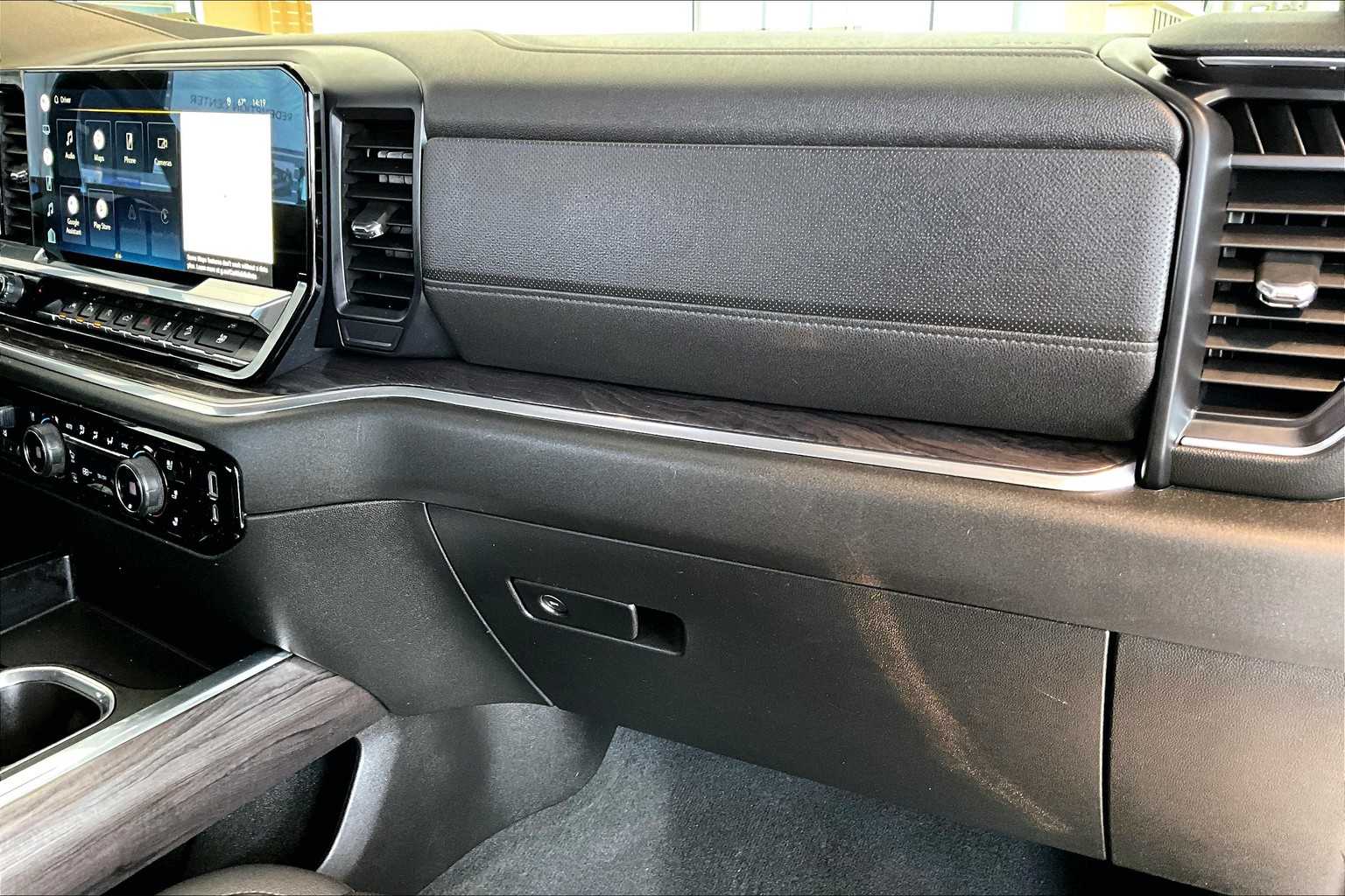 2022 Chevrolet Silverado 1500 LTZ - Photo 13