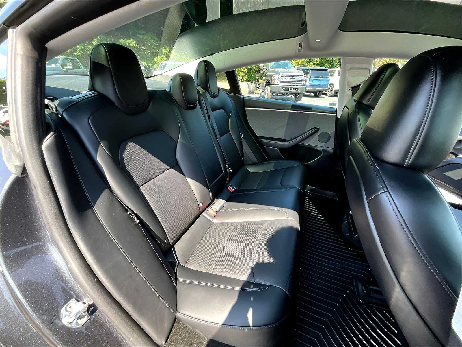 2024 Tesla Model 3  - Photo 15