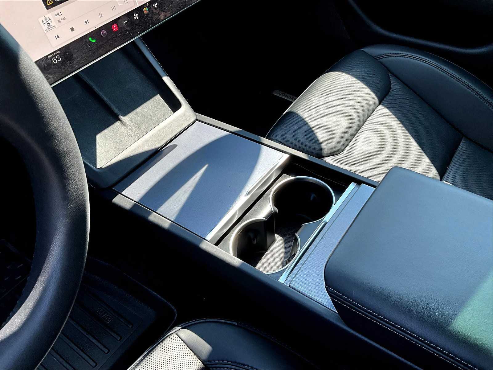 2024 Tesla Model 3  - Photo 19