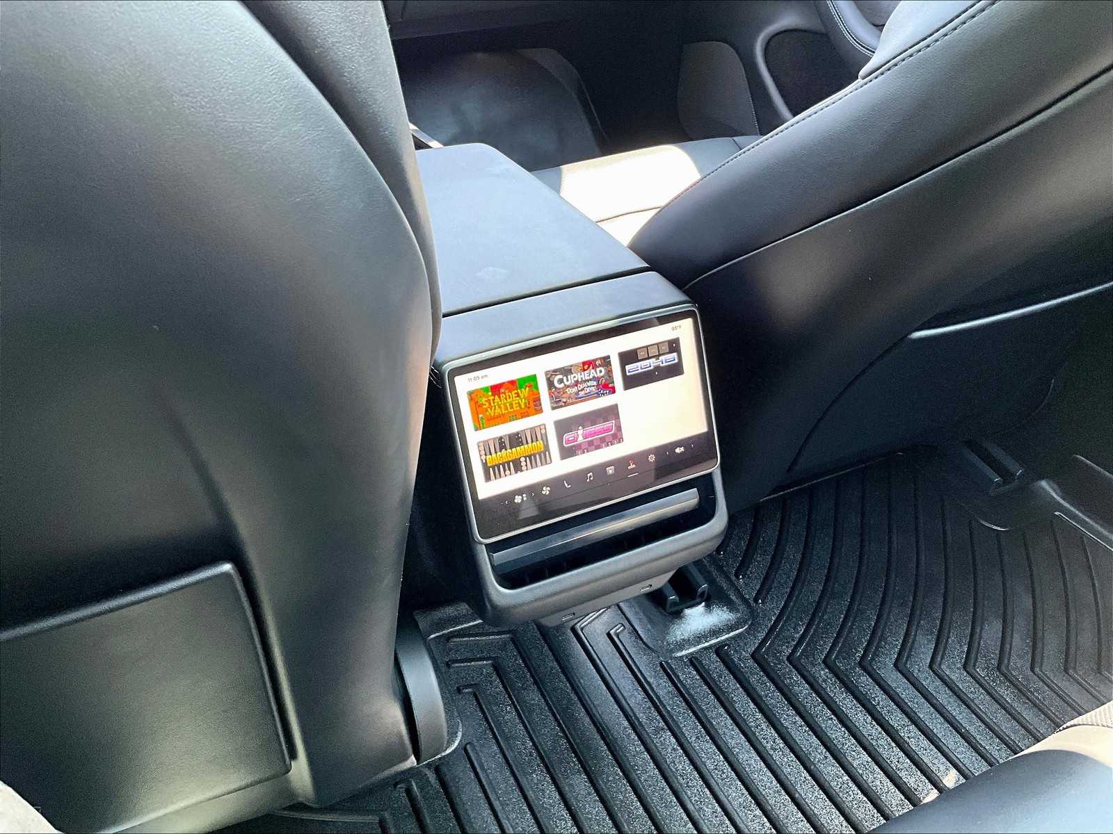 2024 Tesla Model 3  - Photo 28