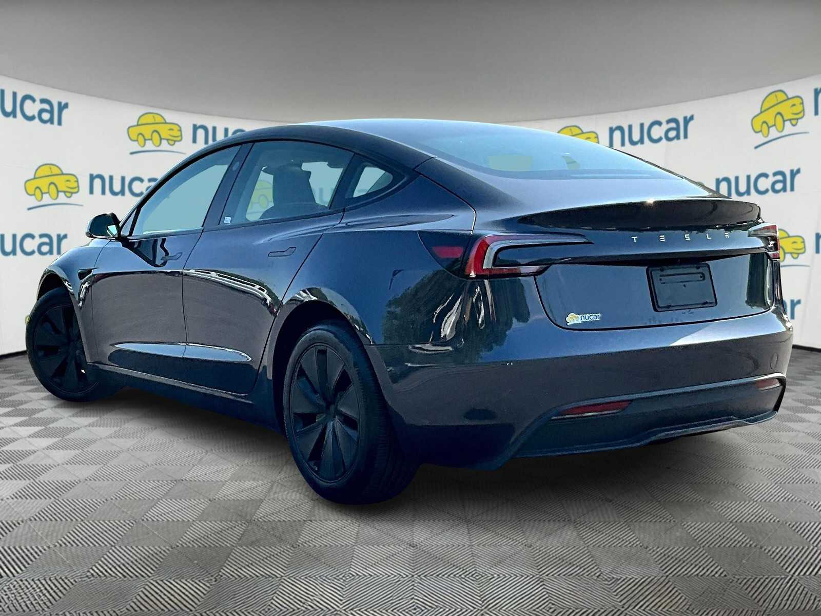 2024 Tesla Model 3  - Photo 4