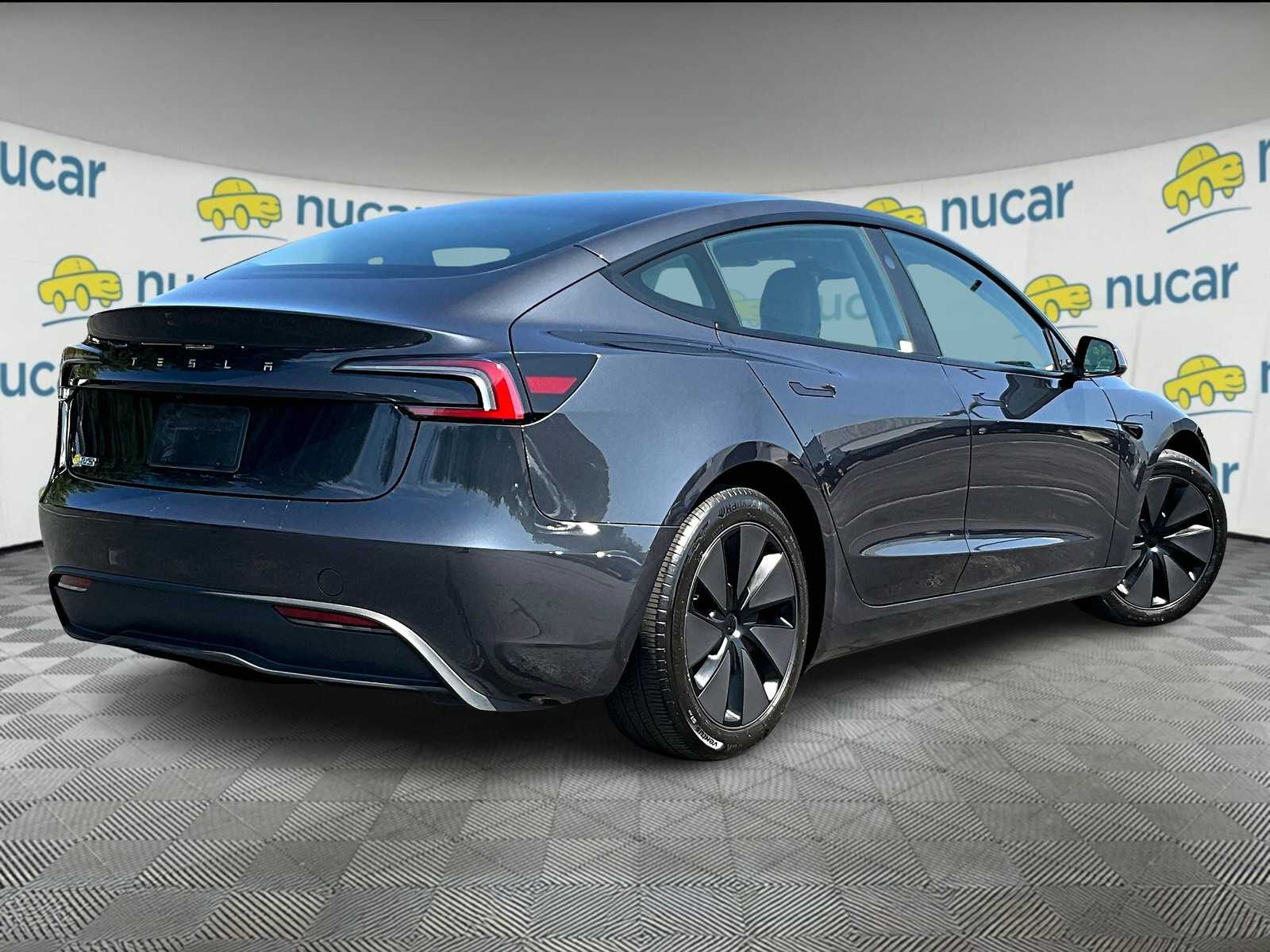 2024 Tesla Model 3  - Photo 6
