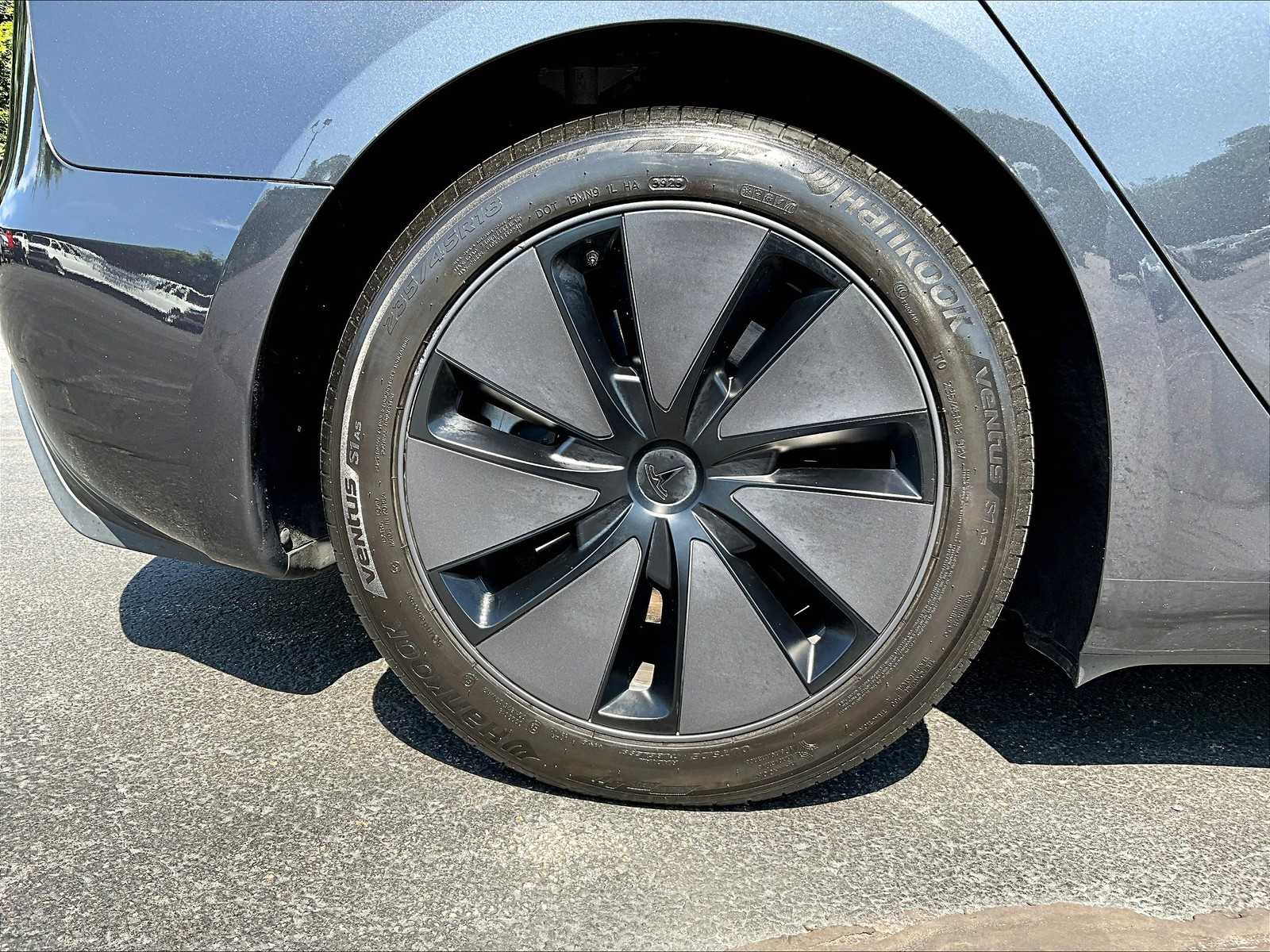 2024 Tesla Model 3  - Photo 7