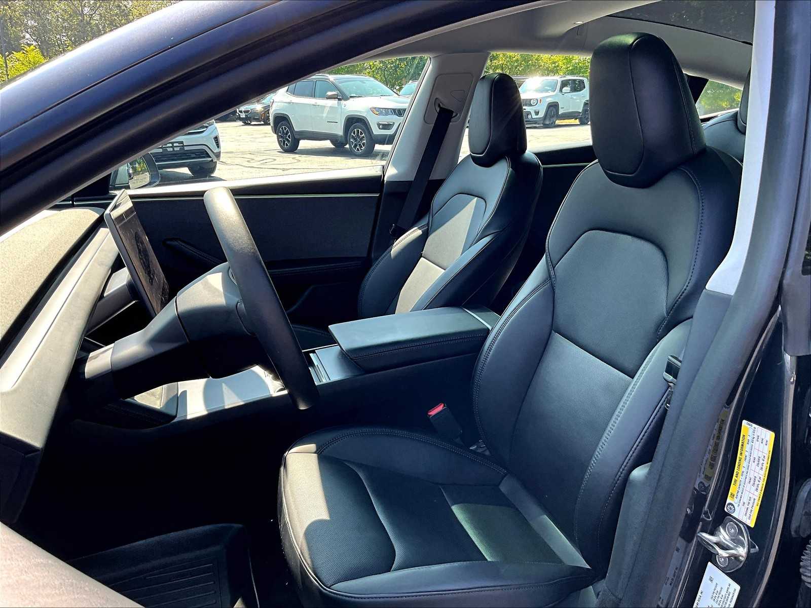 2024 Tesla Model 3  - Photo 10