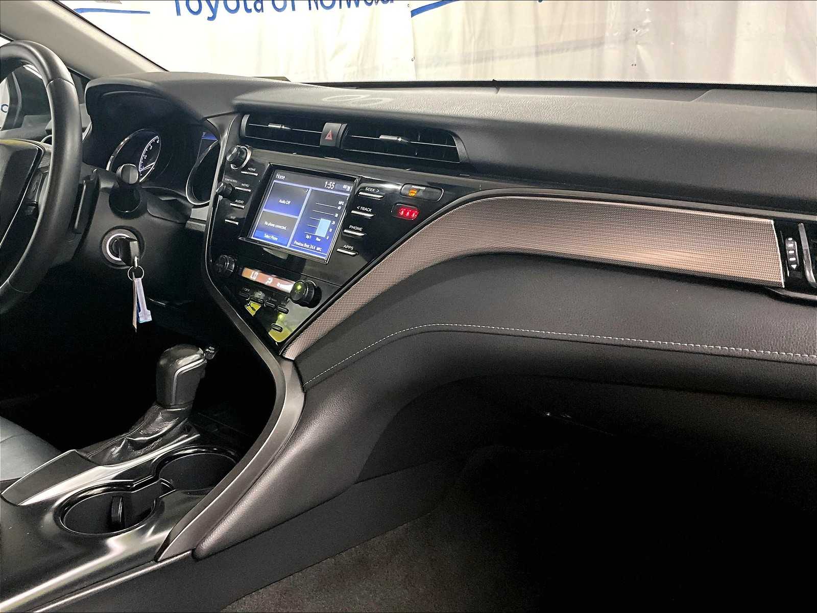 2019 Toyota Camry SE - Photo 14