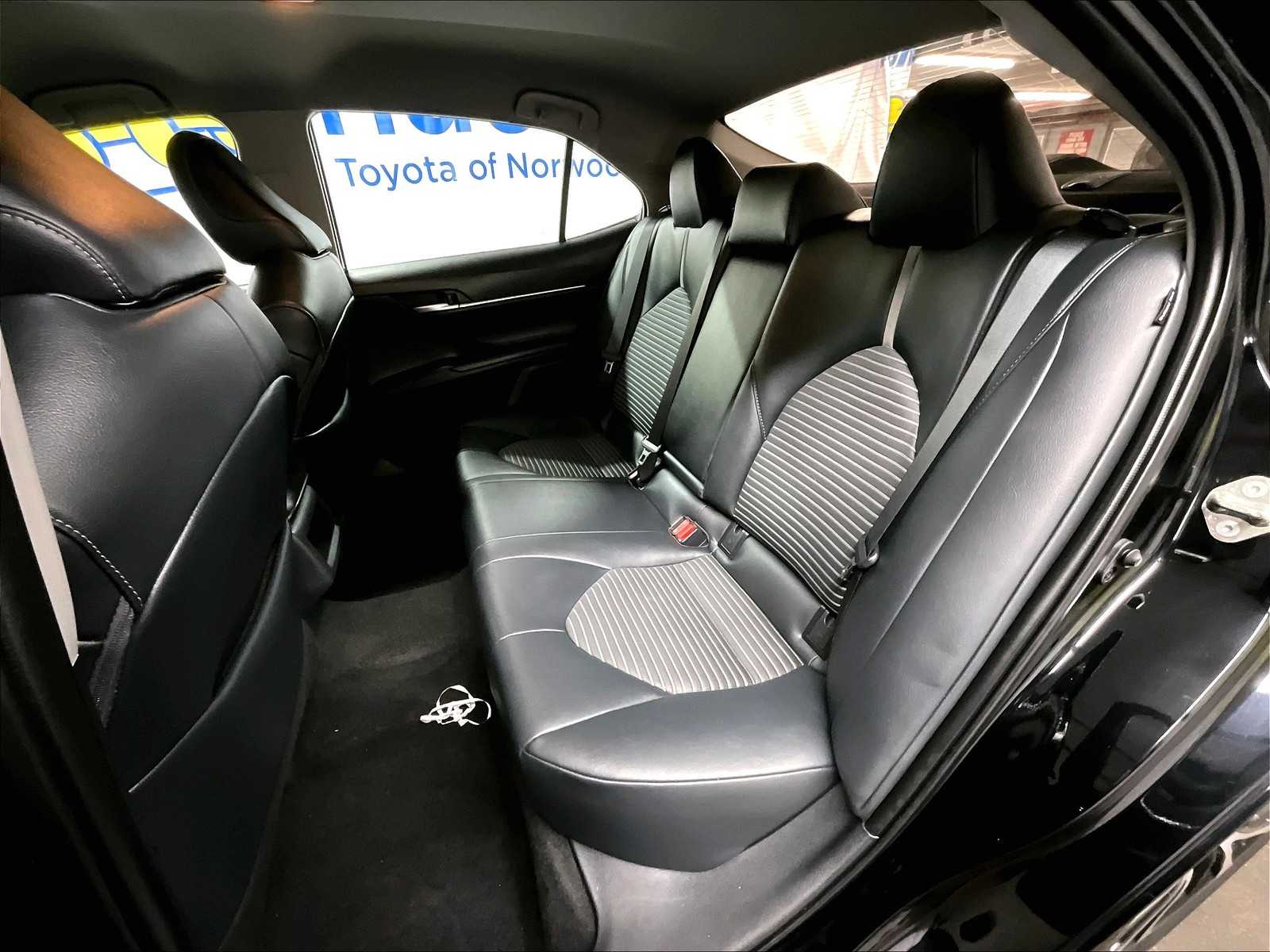 2019 Toyota Camry SE - Photo 15