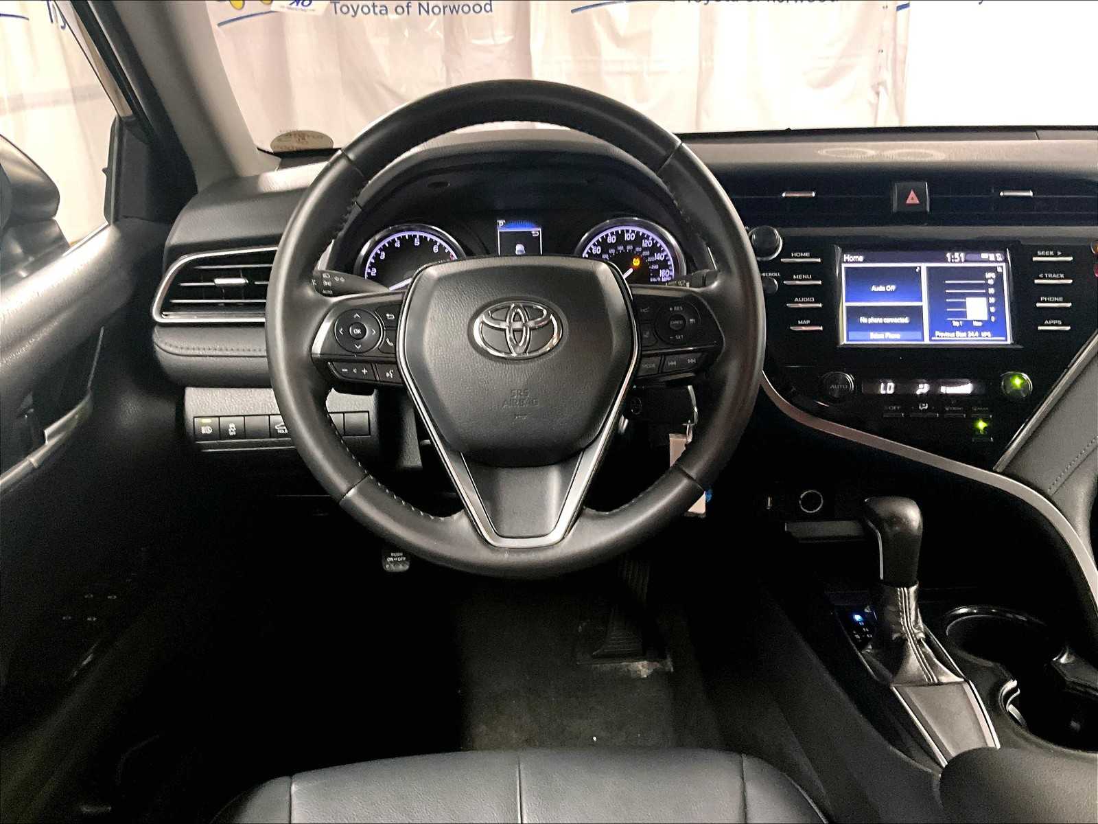 2019 Toyota Camry SE - Photo 17