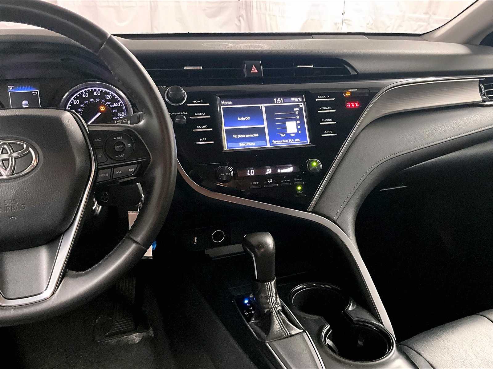 2019 Toyota Camry SE - Photo 18