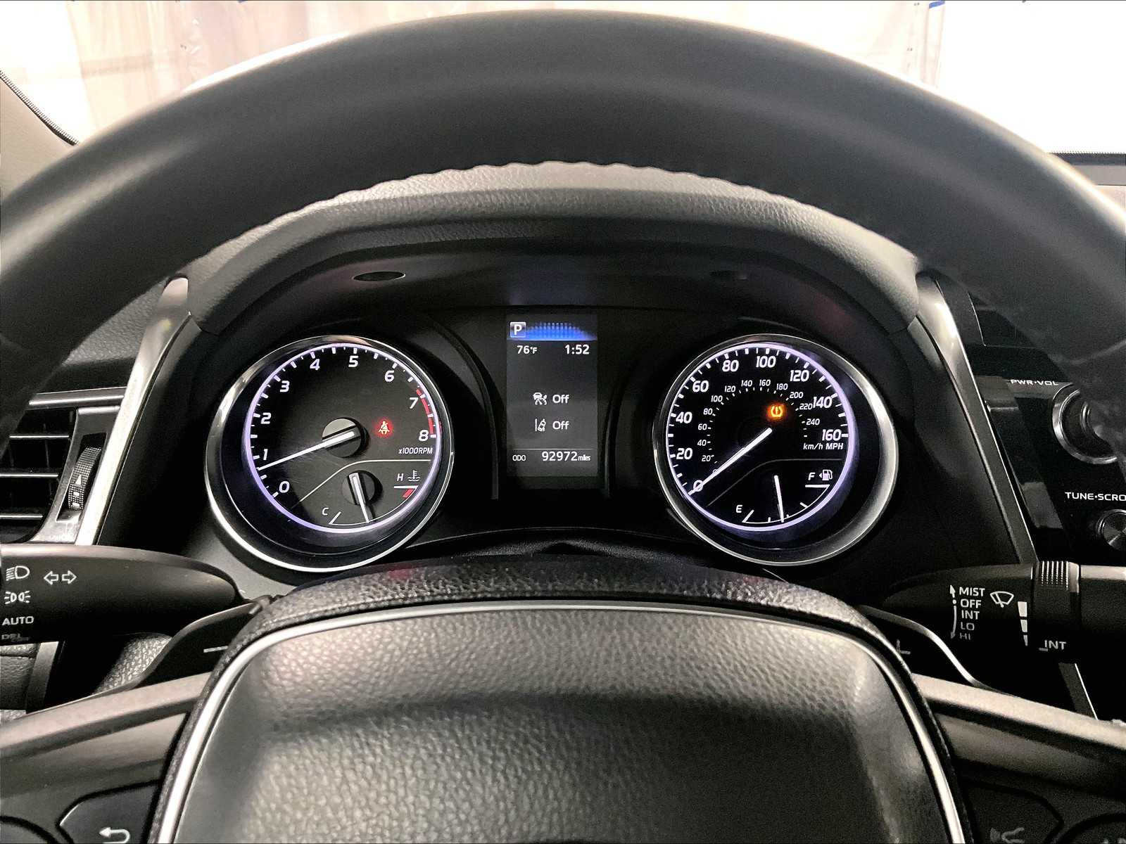 2019 Toyota Camry SE - Photo 24
