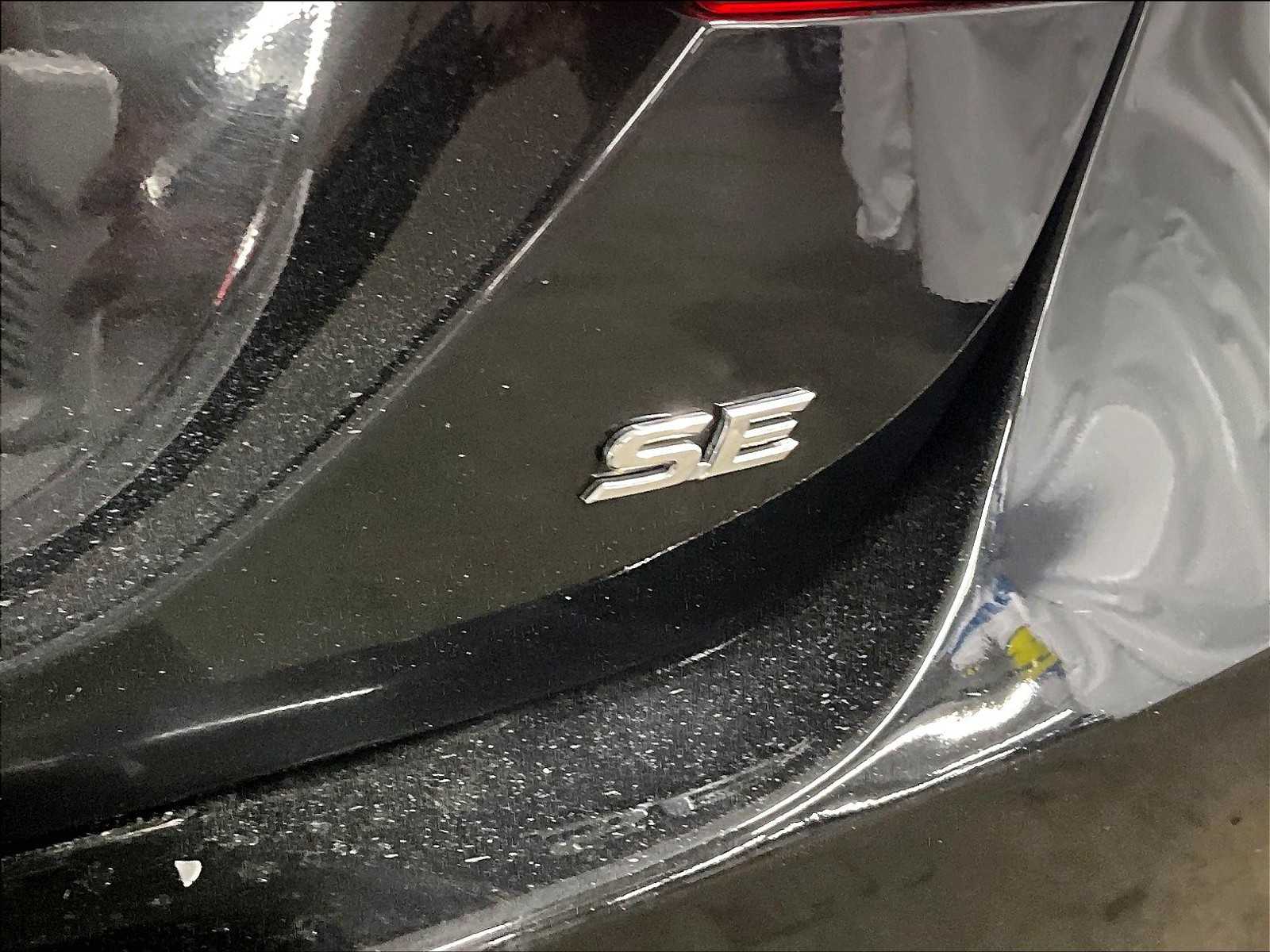 2019 Toyota Camry SE - Photo 27