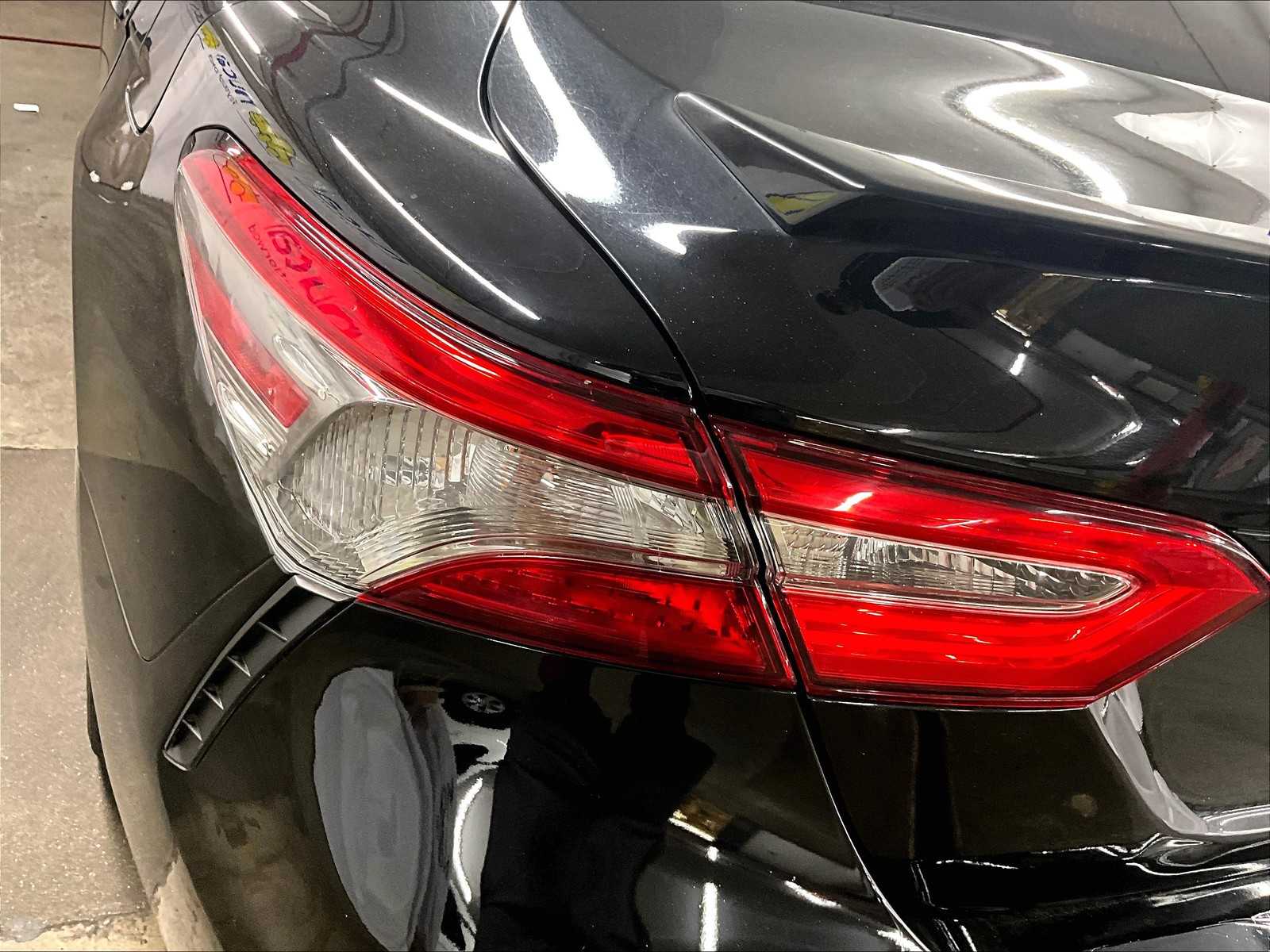 2019 Toyota Camry SE - Photo 32