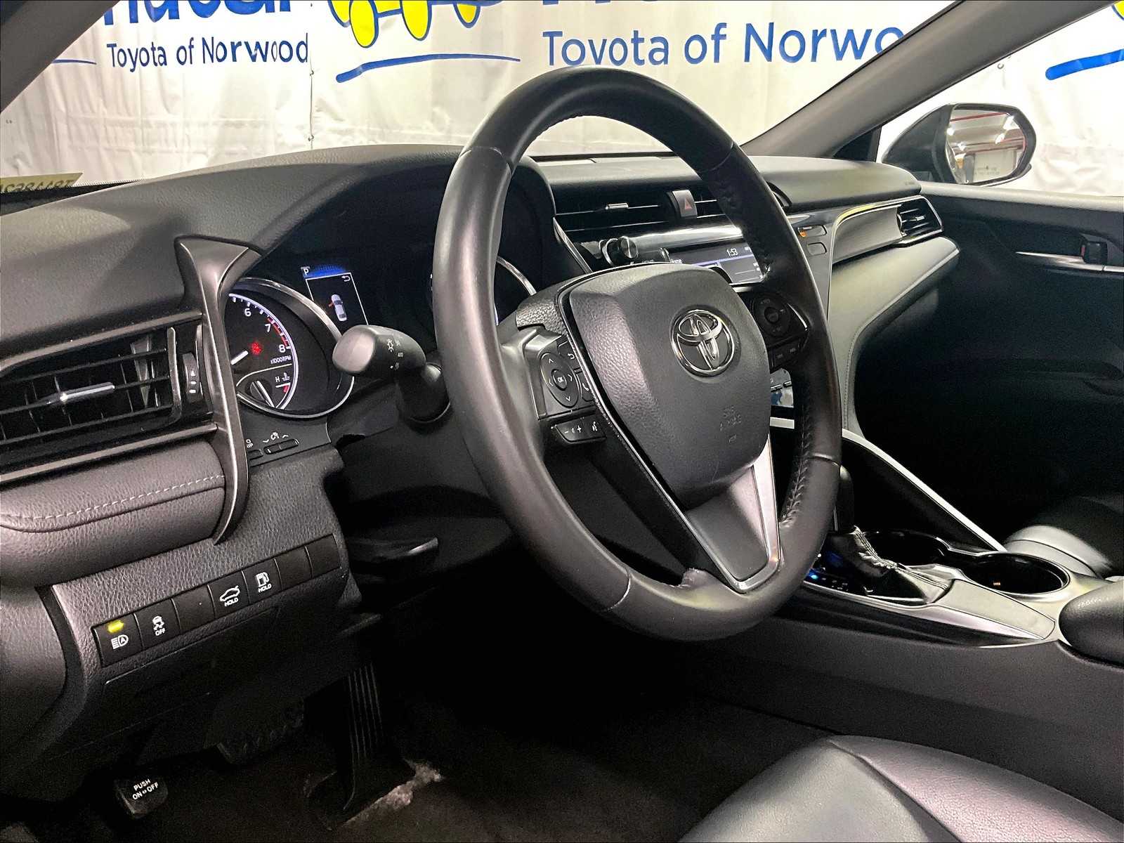 2019 Toyota Camry SE - Photo 8