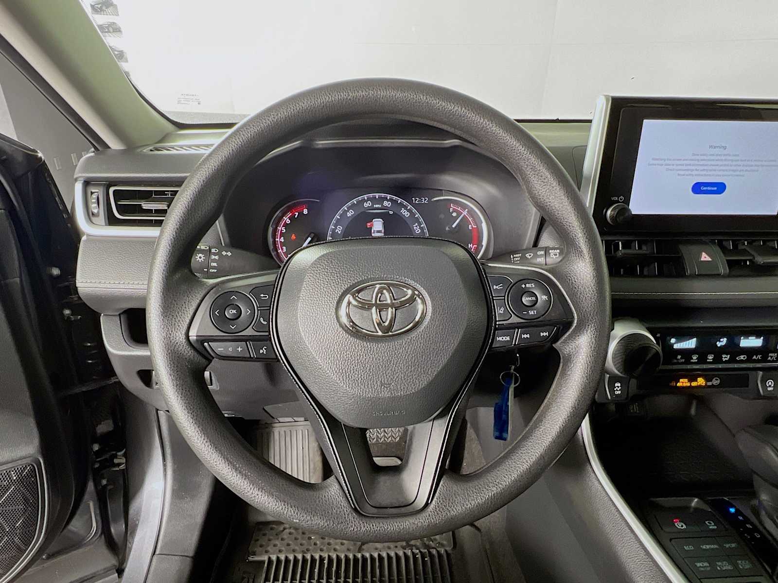 2023 Toyota RAV4 LE - Photo 11