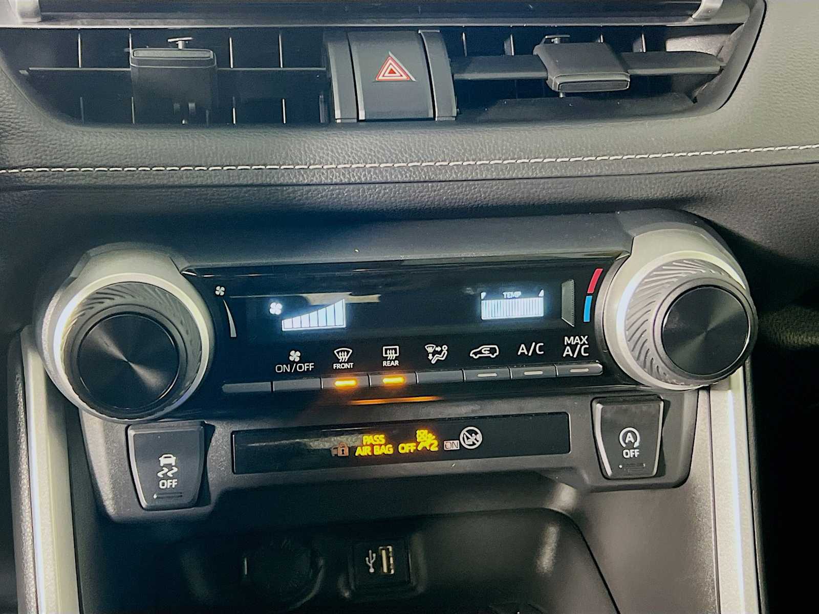 2023 Toyota RAV4 LE - Photo 15