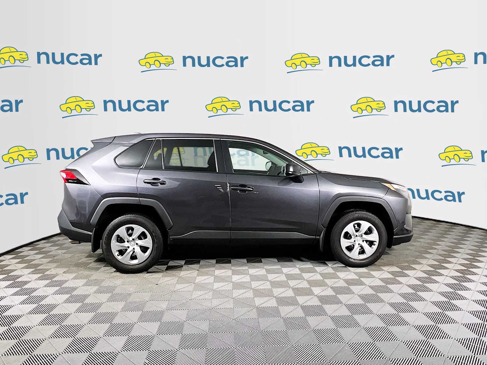 2023 Toyota RAV4 LE - Photo 8