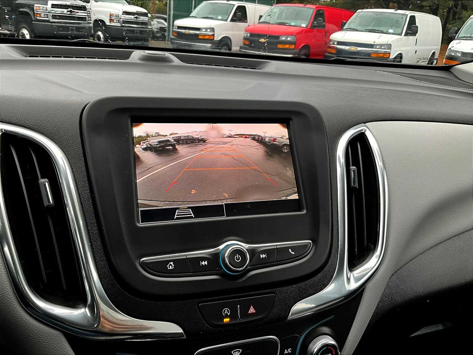 2024 Chevrolet Equinox LS - Photo 18
