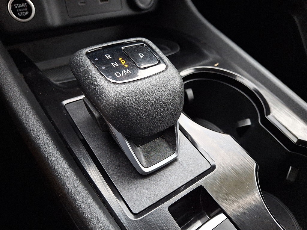 2021 Nissan Rogue SV - Photo 14