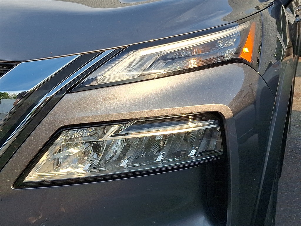 2021 Nissan Rogue SV - Photo 9
