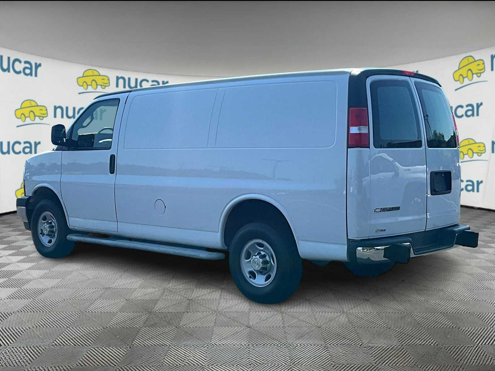2023 Chevrolet Express 2500 Cargo photo 5