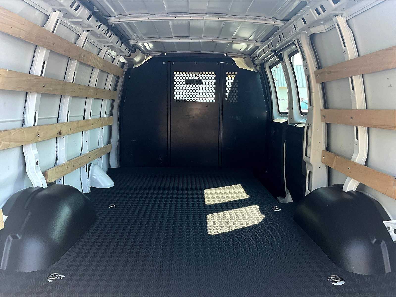 2023 Chevrolet Express 2500 Cargo photo 8