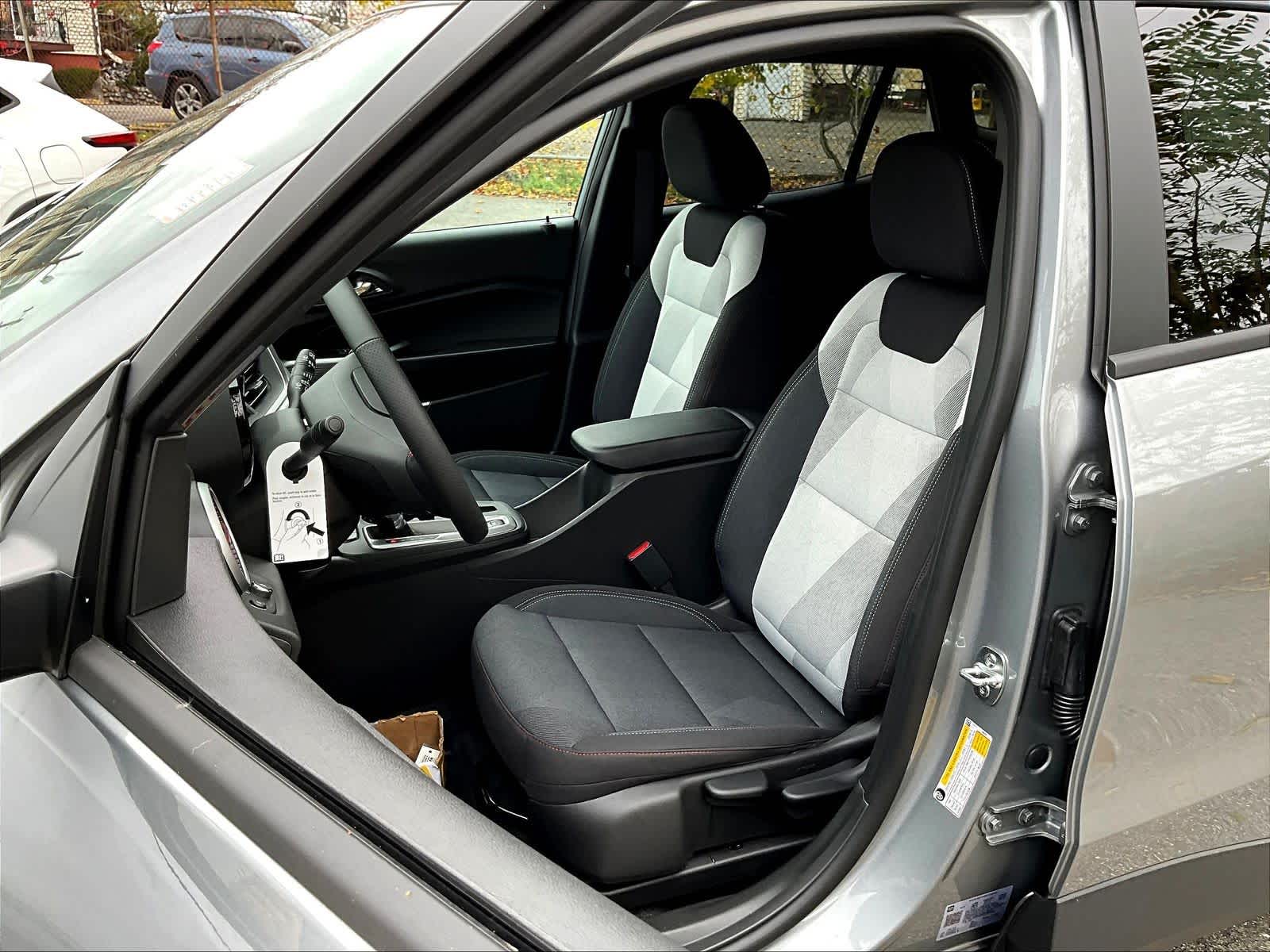 2025 Chevrolet Trax 1RS - Photo 11