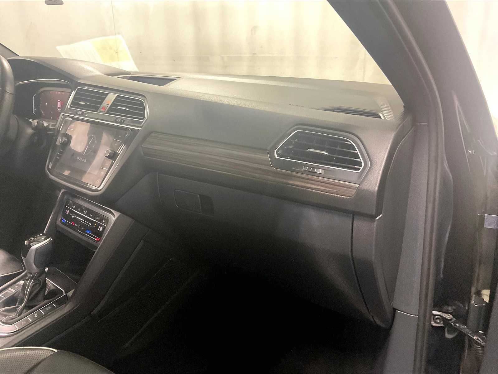 2022 Volkswagen Tiguan SEL R-Line - Photo 13