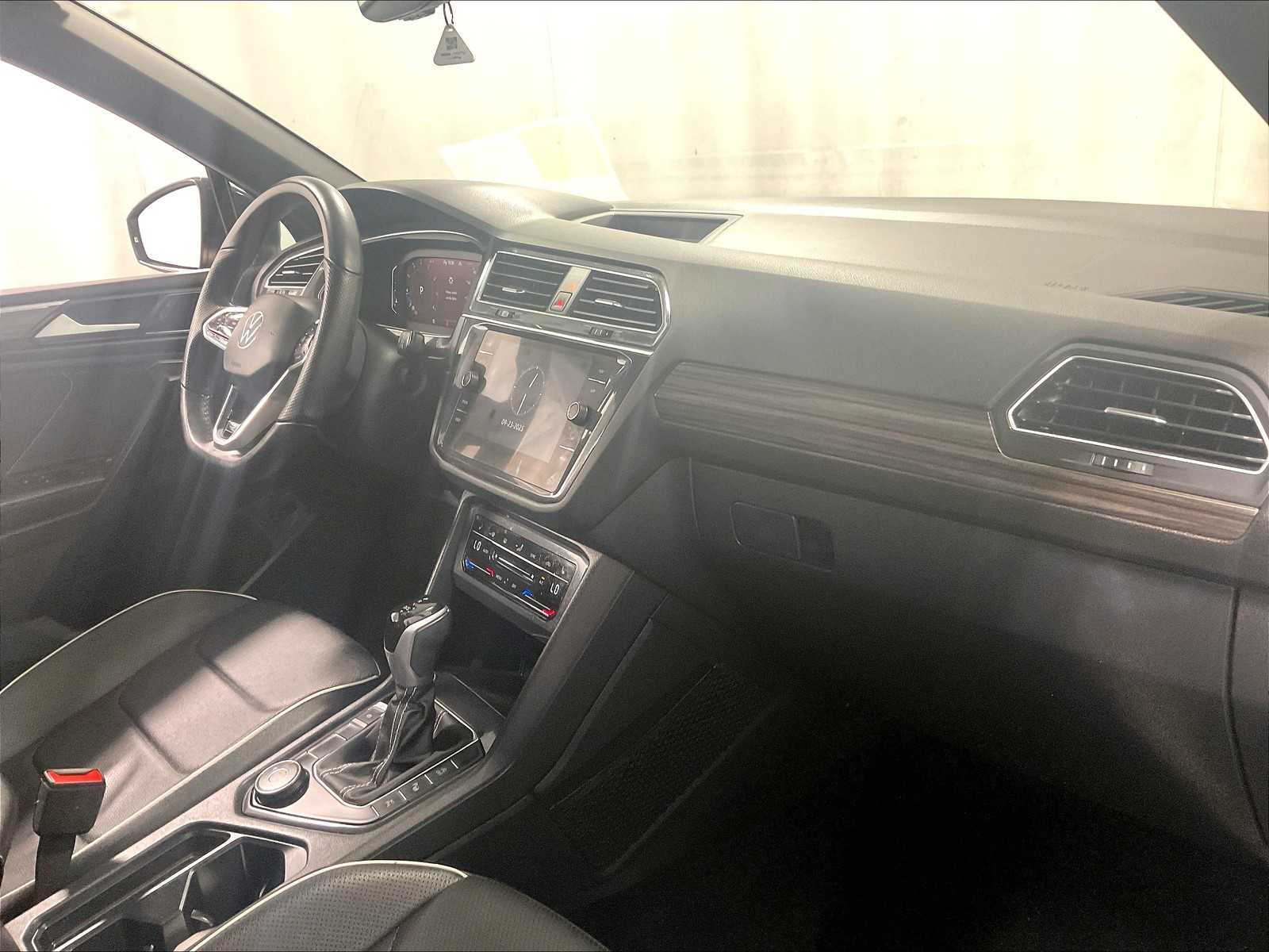 2022 Volkswagen Tiguan SEL R-Line - Photo 14