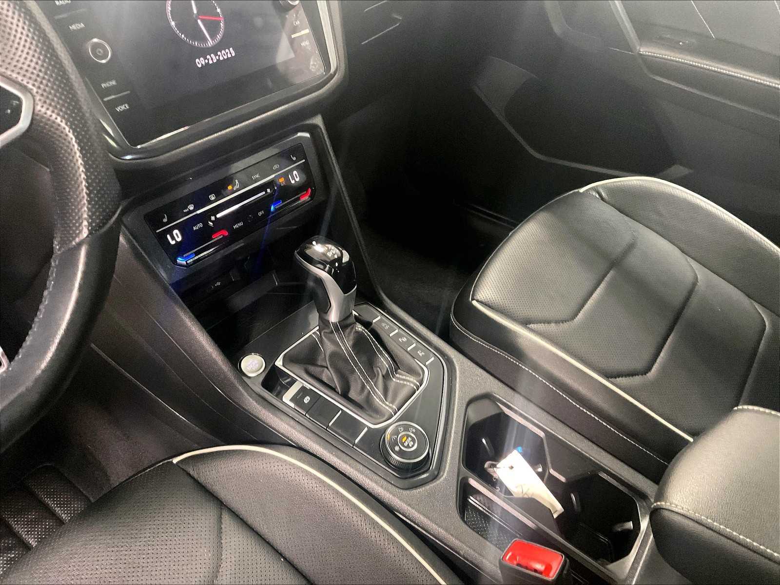 2022 Volkswagen Tiguan SEL R-Line - Photo 20