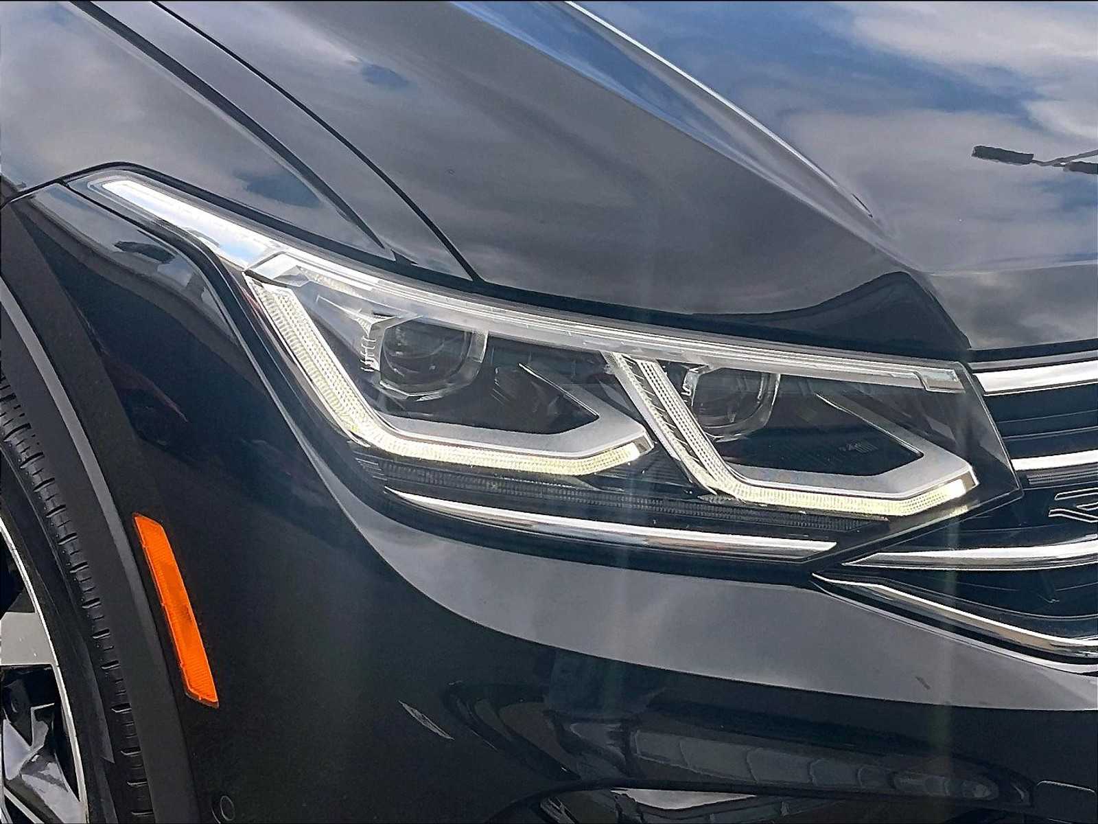 2022 Volkswagen Tiguan SEL R-Line - Photo 33