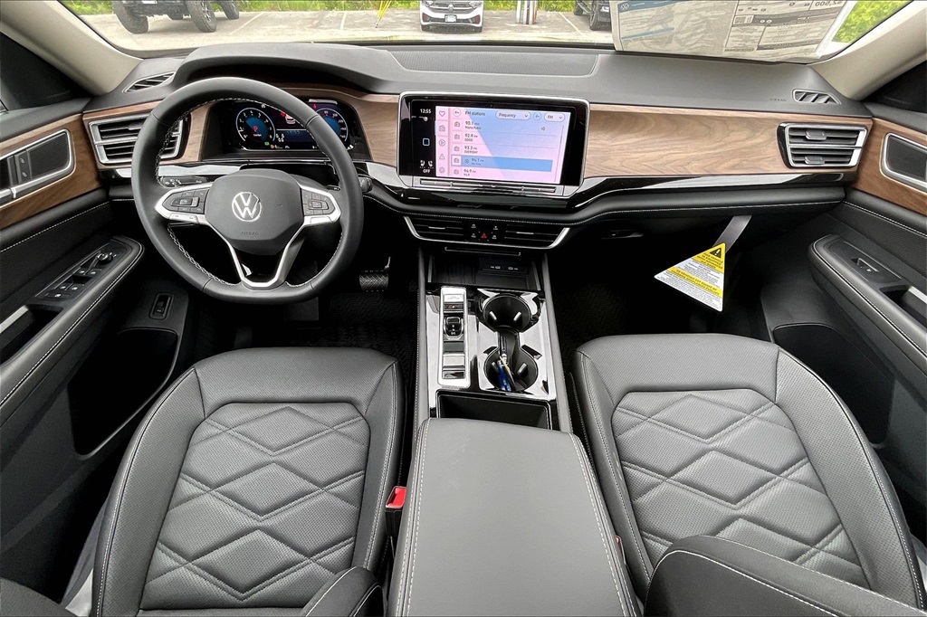 2025 Volkswagen Atlas 2.0T SE w/Technology - Photo 12