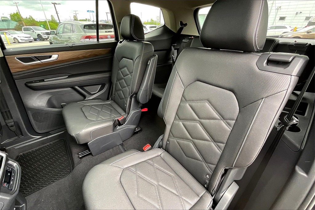 2025 Volkswagen Atlas 2.0T SE w/Technology - Photo 15