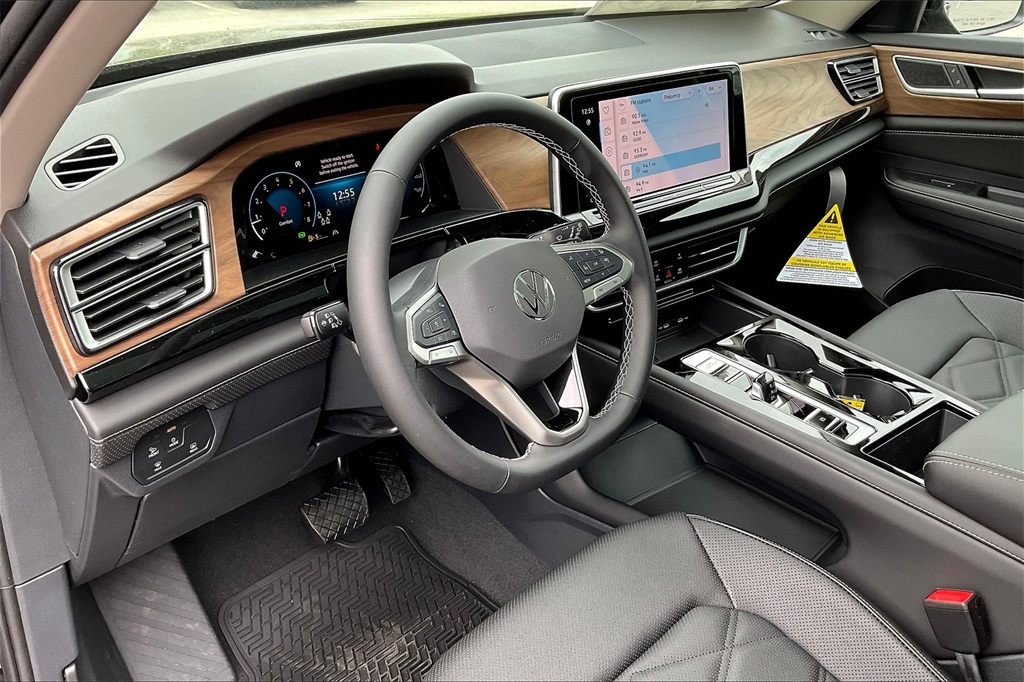 2025 Volkswagen Atlas 2.0T SE w/Technology - Photo 9