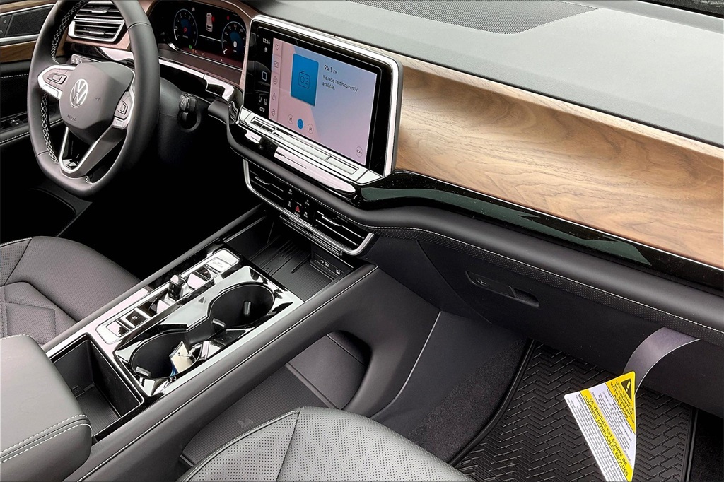 2025 Volkswagen Atlas 2.0T SE w/Technology - Photo 10